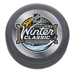  2011 NHL Winter Classic Logo Collector Hockey Puck Sports 