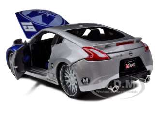  Brand new 124 scale diecast model car of 2009 Nissan 370Z 