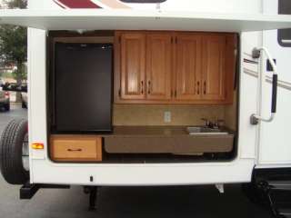 2010 LAREDO SUPER LITE SERIES 35FT~FULL OUTSIDE KICTHEN~BUNK ROOM~2 