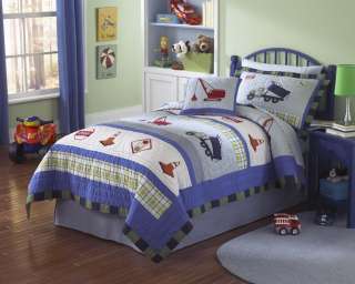 THIS ADORABLE BOYS TRUCKS AT WORK BEDDING SET FEATURES DIFFERENT HAVY 