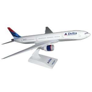    Sky Marks Delta Airlines B777 200 Big Model Airplane Toys & Games