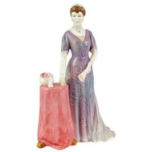  Royal Doulton Queen Mary Figurine