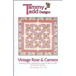  Vintage Rose & Cameos Quilt Pattern Arts, Crafts & Sewing