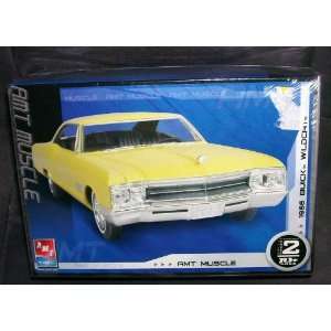    AMT Muscle 1966 Buick Wildcat Plastic Model Kit Toys & Games