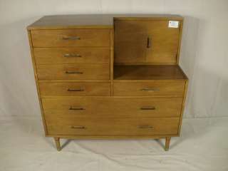 Drexel Biscayne Mid Century Dresser w/Hidden Vanity (9957)r.  