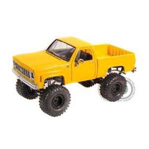   Pick Up Truck Lifted 1/24 Yellow w/ Irok Swamper Tires Toys & Games