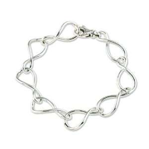   with Eight Bold Links Joined by a Substantial Lobster Claw Clasp.7.25
