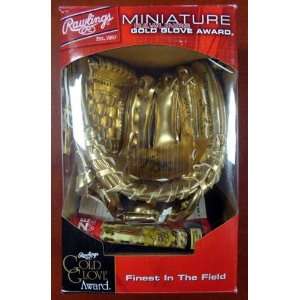  Joe Pepitone Autographed Rawlings Mini Gold Glove 7X GG 