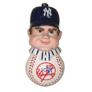   of 2 MLB New York Yankees Baseball Slugger Magnets