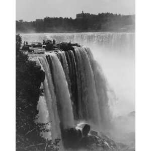  1911 photo Horseshoe Falls from Goat Island, Niagara Falls 
