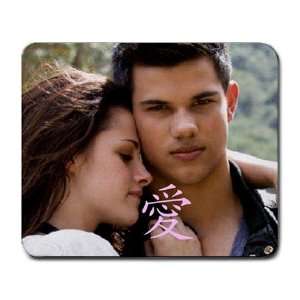  Twilight Love Jacob and Bella Large Mouse Pad Everything 