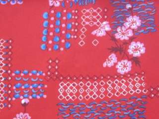 1m BRIGHT RED ORIENTAL PRINT VINTAGE 1970S RETRO SYNTHETIC SEWING 