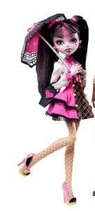   HIGH EXCLUSIVE Draculaura in Love DOLL NEW Out of Box LOOSE  