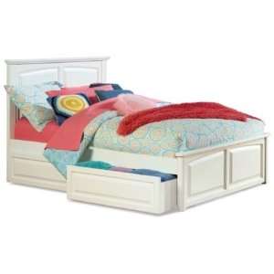  MONTEREYRPFKINGAW Monterey Collection King Size Bed with 