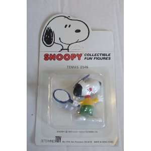  Peanuts Snoopy Playing Tennis PVC Figure MOC (1980s 
