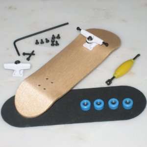    Peoples Republic Complete Wooden Fingerboard   Maple Toys & Games