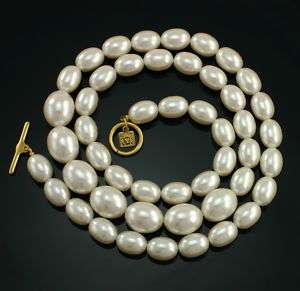 Vintage Anne Klein Chunky White Graduated 15mm Pearl Bead 32 Necklace 