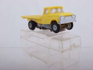 Playcraft Highways/Aurora HO Vibrator Ford Lorry Stake Bed Truck w/Box 