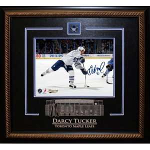  Darcy Tucker Signed 8 X 10 Etched Mat Shooting 