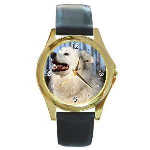  American Eskimo Dog Round Gold Trim Watch Z0011 