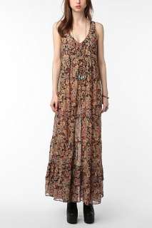 UrbanOutfitters  Kimchi Blue Floral Maxi Dress