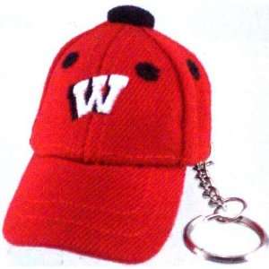  Wisconsin Badgers Red Baseball Cap Key Chain Sports 