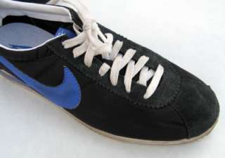 Vintage NIKE Blue and Navy Athletic Shoes Trainers 9.5 Mens Retro 