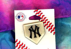 MLB New York YANKEES Logo Emblem Home Plate Pin on Pin  