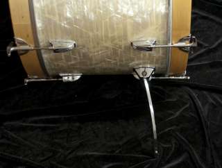 Vintage 1970s Ludwig White Marine Pearl Bass Drum WMP 22 NICE No Extra 
