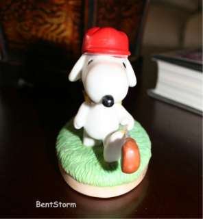   Snoopy Dog Golf FIGURINE makes a fun anytime OR Fathers Day GIFT