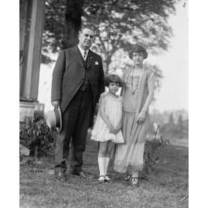  1924 photo Gov. E. Lee Trinkle & family, [5/6/24]