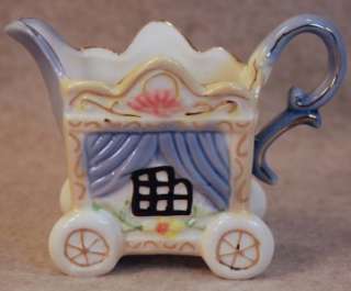 VINTAGE CIRCUS TRAIN CAR WAGON CREAMER PITCHER  