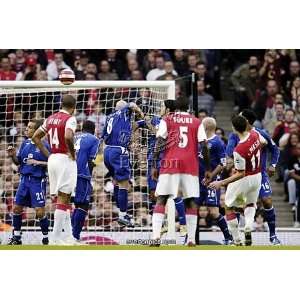  Arsenal v Everton 28/10/06 Robin Van Persie scores the 