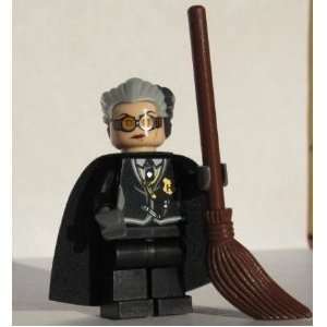   (Rolanda) with Broom   LEGO Harry Potter Minifigure Toys & Games