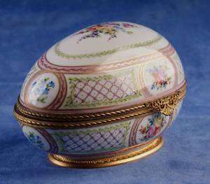 Porcelain egg box limoges french france hand painted  
