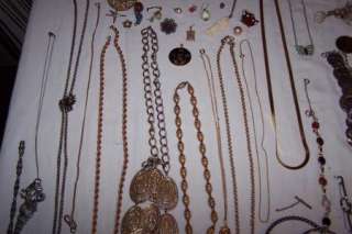   Vintage Costume Jewelry 250+PC Necklace Bracelet Brooch Pins Earring