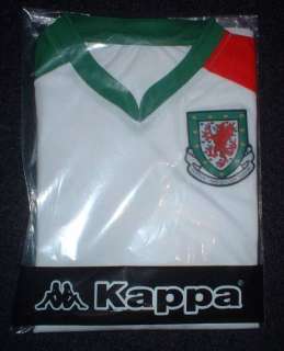   BNWT New Football Soccer Shirt Jersey Uniform KAPPA Boys 10 11y  